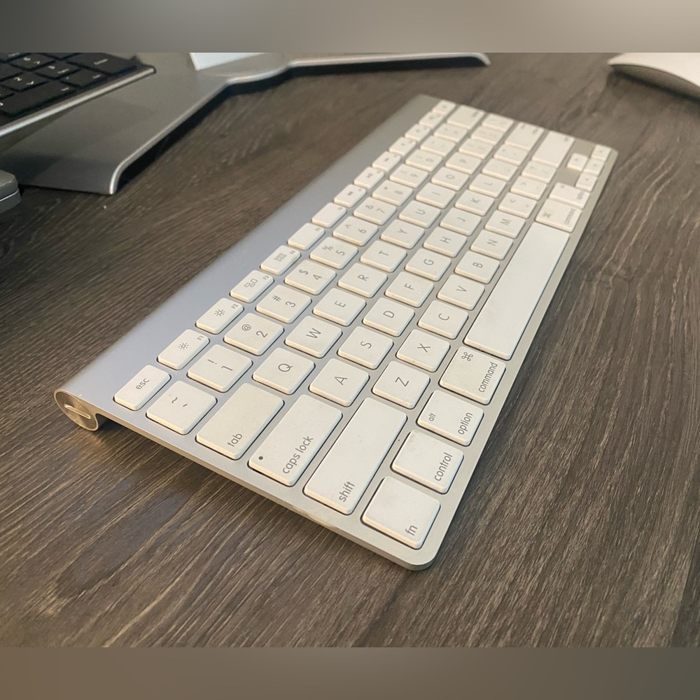 Apple Magic wireless keyboard